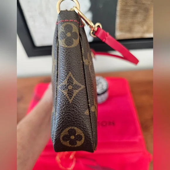 💯AUTHENTIC VINTAGE LOUIS VUITTON X MURAKAMI POCHETTE - Picture 6 of 9